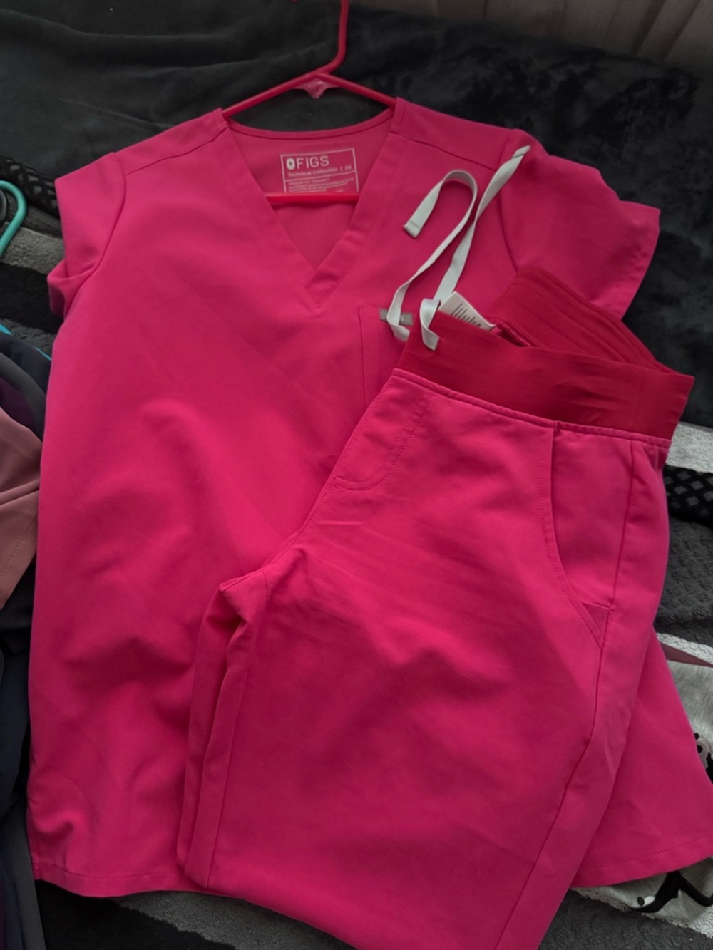 Figs Hot Pink Scrub Xsmall Top and small regular Jogger Pants Set